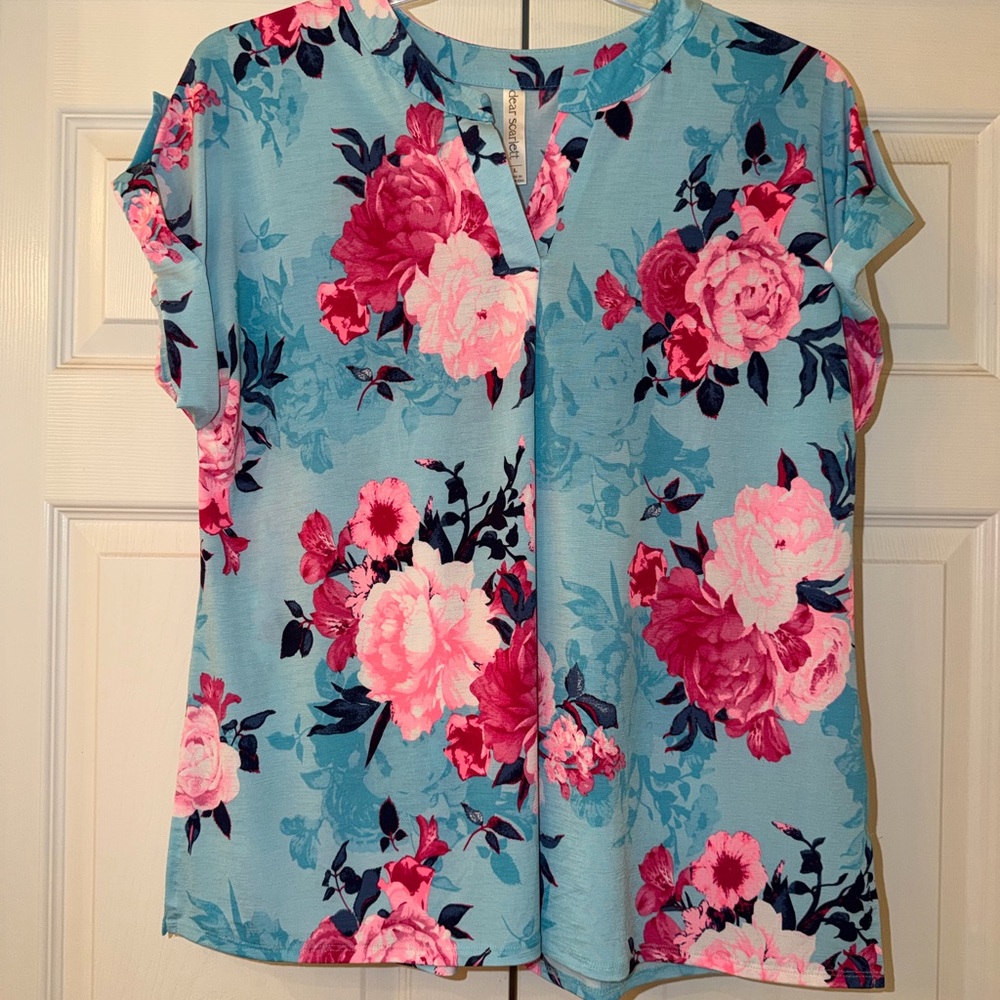 Dear Scarlett Floral Split-Neck Short Sleeve Blouse - Blue/Pink